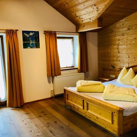 Speckstube Eggerhof Villa Braies  Buitenkant foto