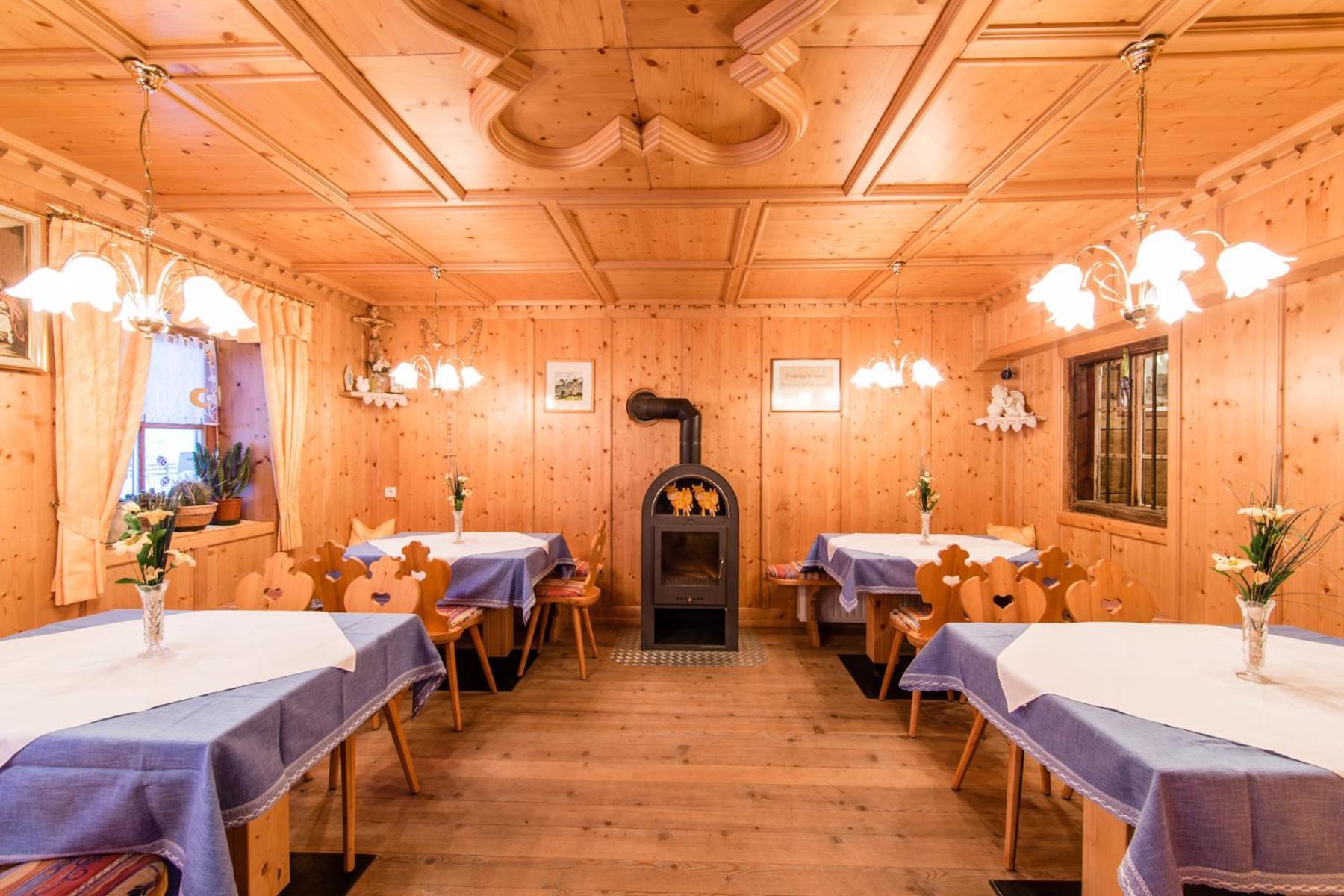 Speckstube Eggerhof Villa Braies  Buitenkant foto
